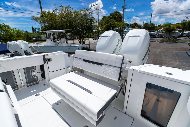 Thumbnail 18 for New 2023 Blackfin 332CC boat for sale in West Palm Beach, FL
