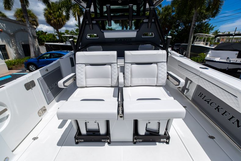 Thumbnail 26 for New 2023 Blackfin 332CC boat for sale in West Palm Beach, FL