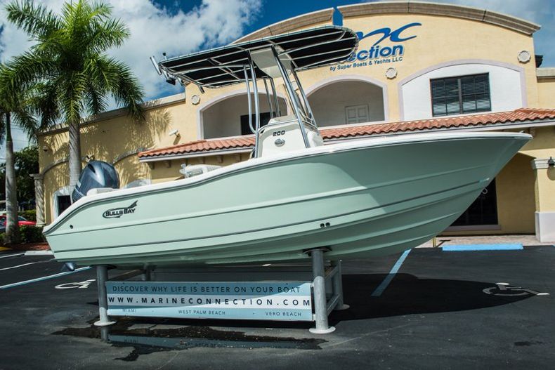 Thumbnail 1 for New 2016 Bulls Bay 200 CC Center Console boat for sale in Vero Beach, FL