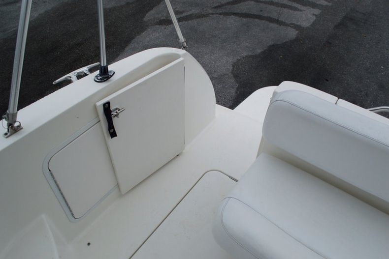 Thumbnail 10 for Used 2001 Sea Ray 260 Sundancer boat for sale in West Palm Beach, FL