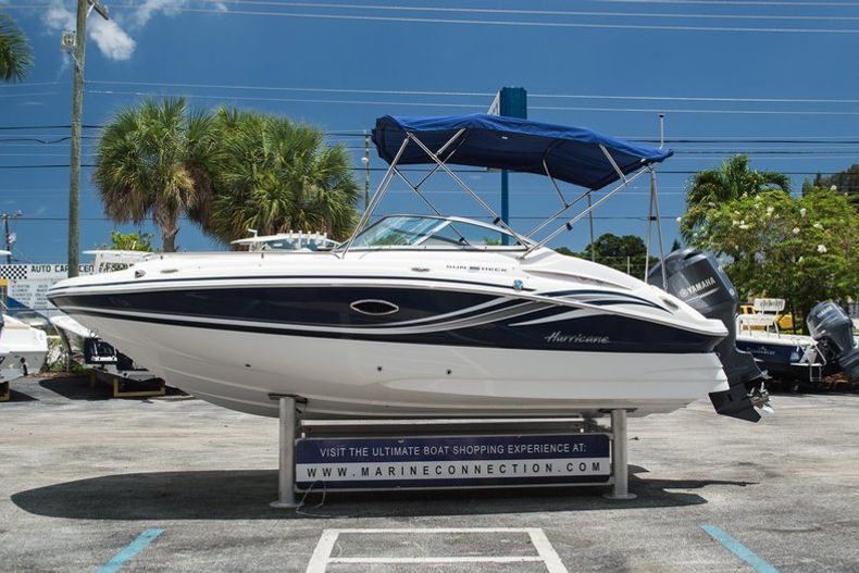 Thumbnail 3 for New 2014 Hurricane SunDeck SD 2000 OB boat for sale in West Palm Beach, FL