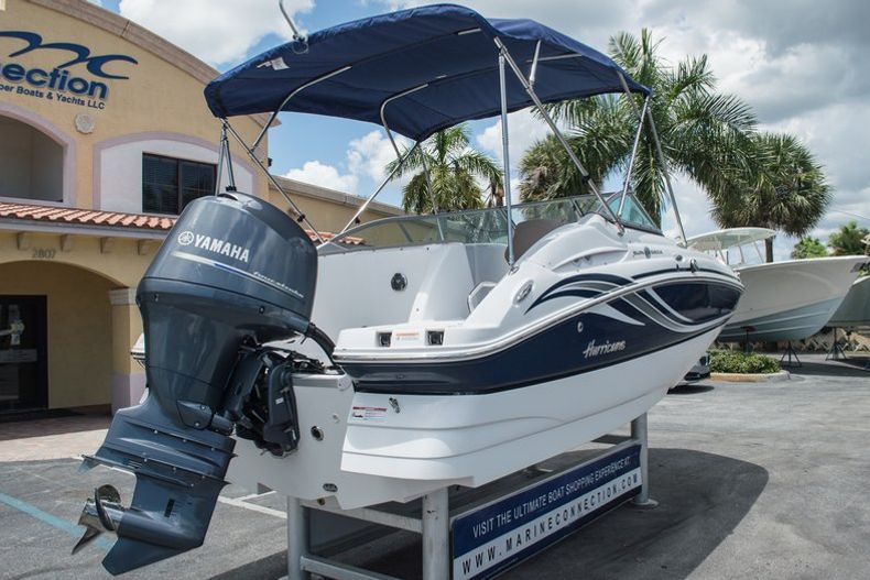 Thumbnail 5 for New 2014 Hurricane SunDeck SD 2000 OB boat for sale in West Palm Beach, FL