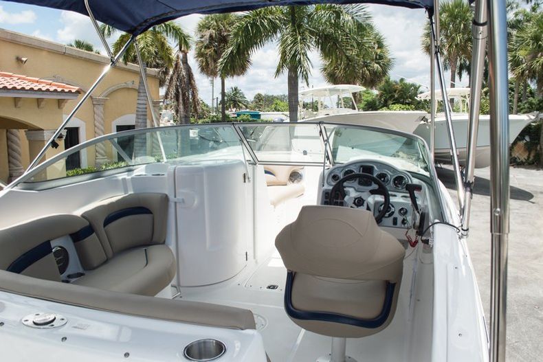 Thumbnail 12 for New 2014 Hurricane SunDeck SD 2000 OB boat for sale in West Palm Beach, FL