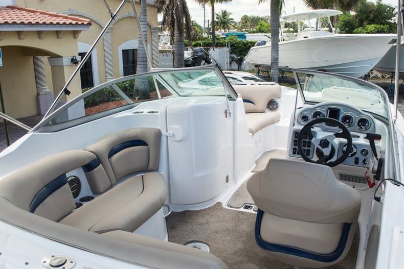 Thumbnail 28 for New 2014 Hurricane SunDeck SD 2000 OB boat for sale in West Palm Beach, FL