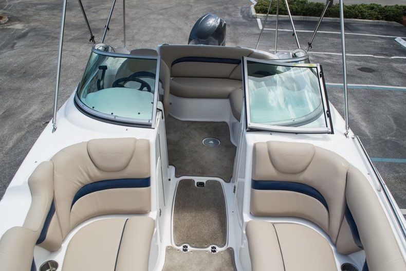 Thumbnail 32 for New 2014 Hurricane SunDeck SD 2000 OB boat for sale in West Palm Beach, FL