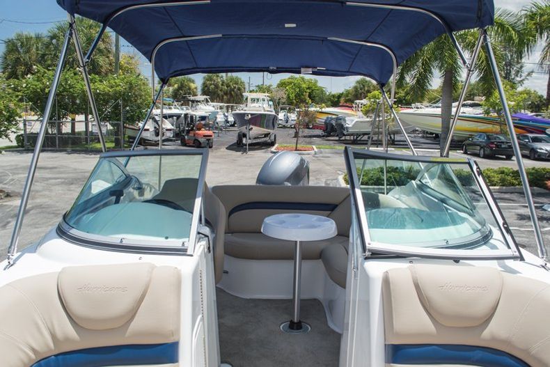Thumbnail 34 for New 2014 Hurricane SunDeck SD 2000 OB boat for sale in West Palm Beach, FL