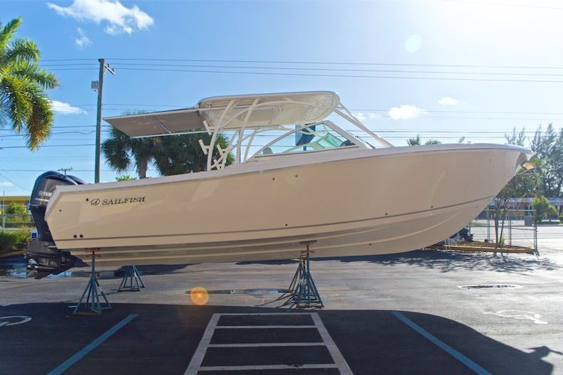 Thumbnail 3 for New 2016 Sailfish 325 Dual Console boat for sale in West Palm Beach, FL