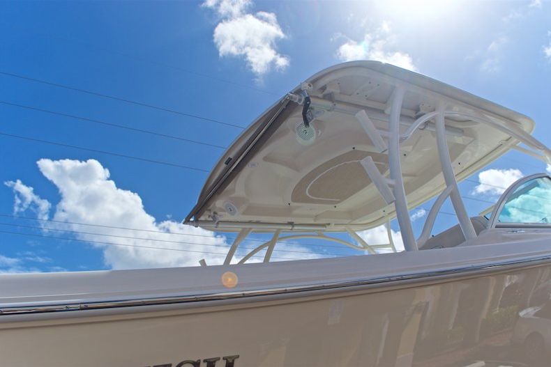 Thumbnail 14 for New 2016 Sailfish 325 Dual Console boat for sale in West Palm Beach, FL