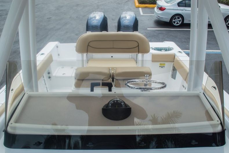 Thumbnail 79 for New 2015 Sportsman Open 252 Center Console boat for sale in Miami, FL