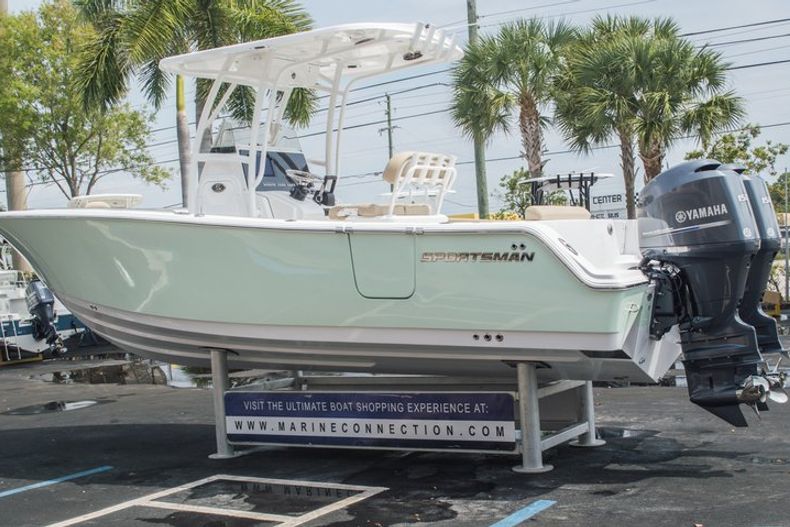 Thumbnail 10 for New 2015 Sportsman Open 252 Center Console boat for sale in Miami, FL