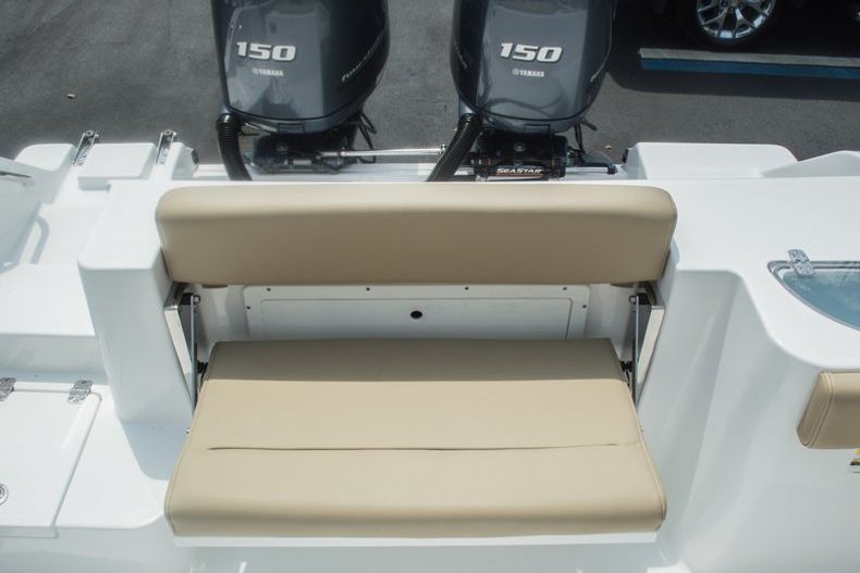 Thumbnail 19 for New 2015 Sportsman Open 252 Center Console boat for sale in Miami, FL