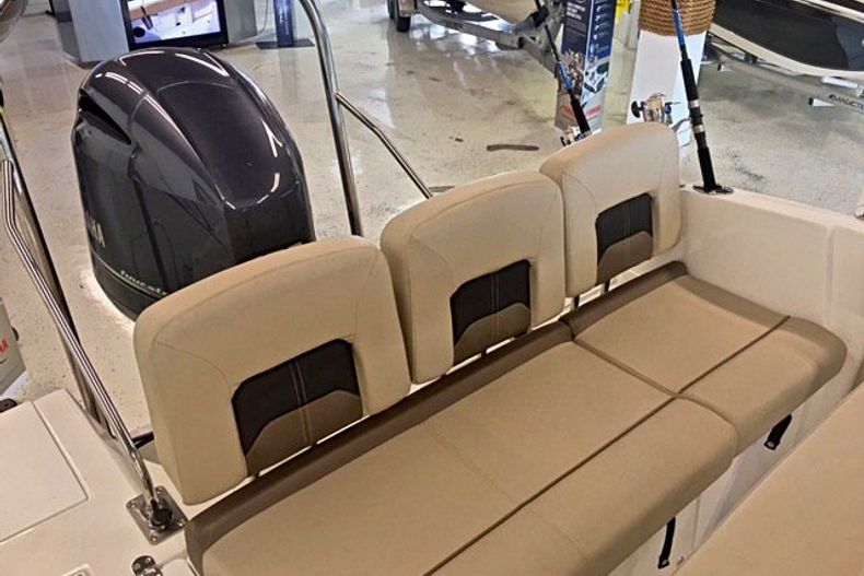 Thumbnail 4 for New 2017 Hurricane CC19 Center Console boat for sale in Miami, FL