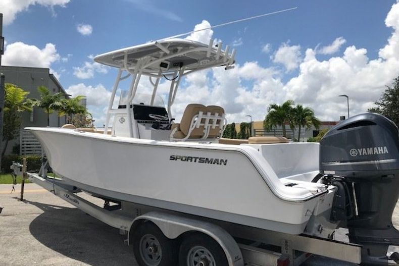 Thumbnail 2 for New 2019 Sportsman Open 242 Center Console boat for sale in Miami, FL