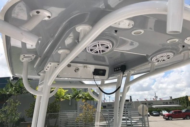 Thumbnail 7 for New 2019 Sportsman Open 242 Center Console boat for sale in Miami, FL