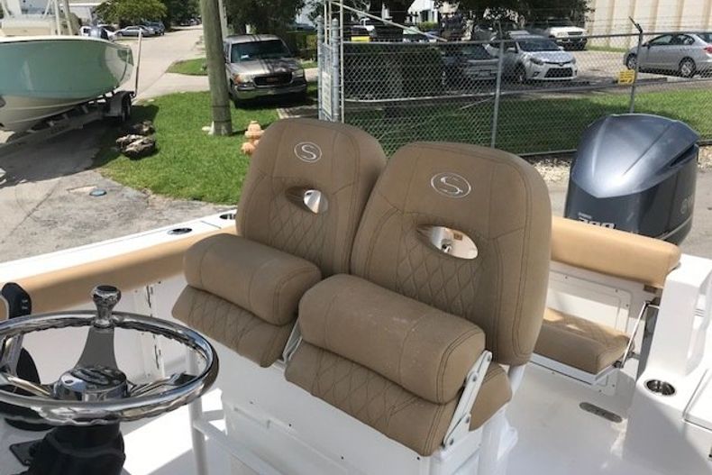 Thumbnail 5 for New 2019 Sportsman Open 242 Center Console boat for sale in Miami, FL