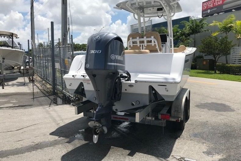 Thumbnail 3 for New 2019 Sportsman Open 242 Center Console boat for sale in Miami, FL