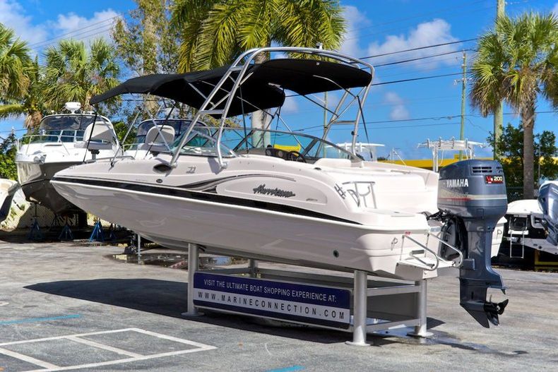 Thumbnail 5 for Used 2002 Hurricane SunDeck SD 237 OB boat for sale in West Palm Beach, FL