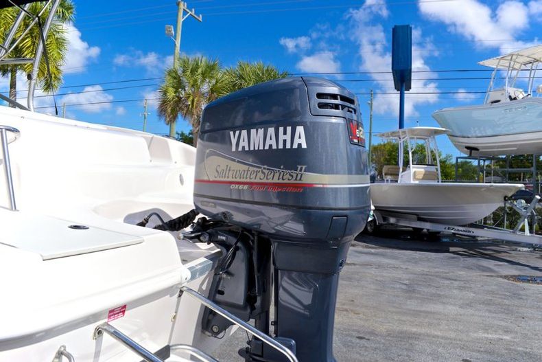 Thumbnail 11 for Used 2002 Hurricane SunDeck SD 237 OB boat for sale in West Palm Beach, FL