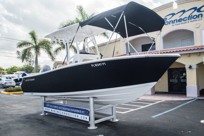 Thumbnail 1 for Used 2014 Sportsman Heritage 211 Center Console boat for sale in West Palm Beach, FL