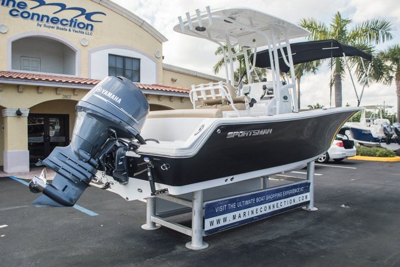 Thumbnail 7 for Used 2014 Sportsman Heritage 211 Center Console boat for sale in West Palm Beach, FL