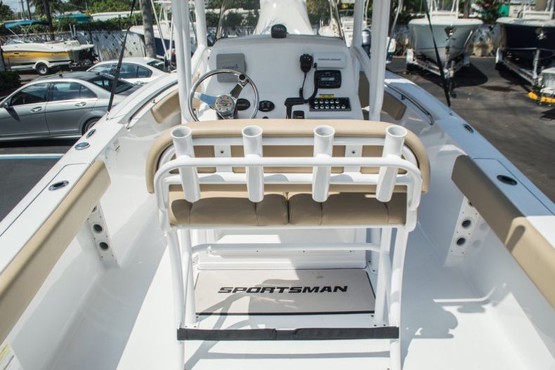 Thumbnail 10 for Used 2014 Sportsman Heritage 211 Center Console boat for sale in West Palm Beach, FL