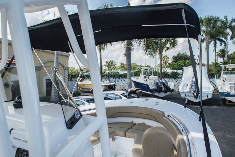 Thumbnail 18 for Used 2014 Sportsman Heritage 211 Center Console boat for sale in West Palm Beach, FL