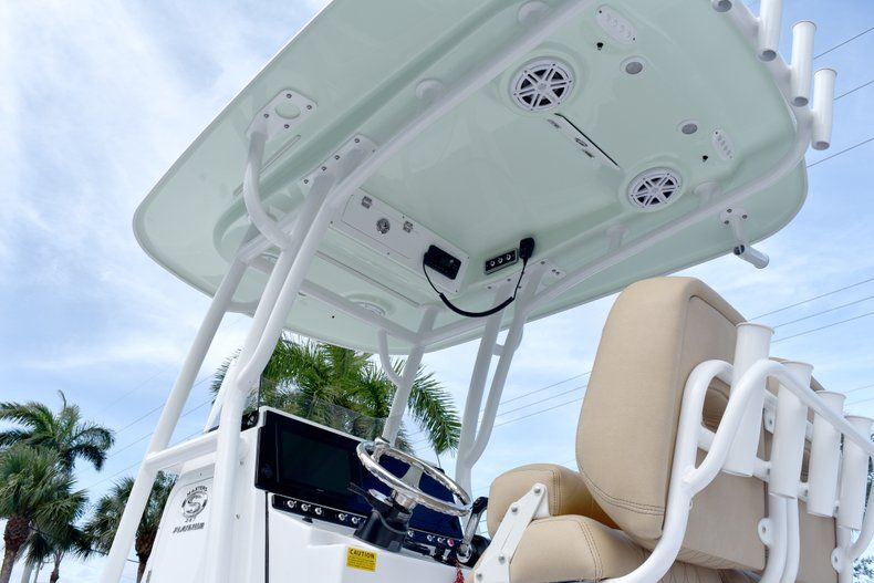 Thumbnail 10 for New 2019 Sportsman Masters 247 Bay Boat boat for sale in Vero Beach, FL