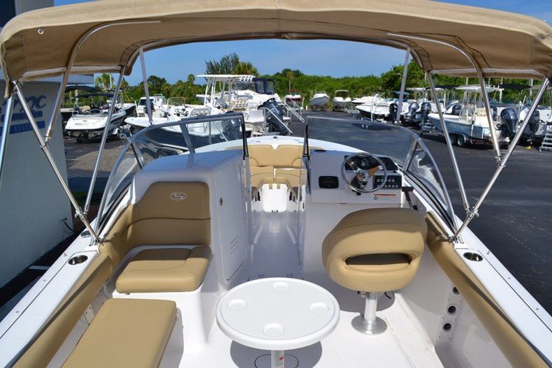 Thumbnail 9 for New 2014 Sportsman Discovery 210 Dual Console boat for sale in West Palm Beach, FL