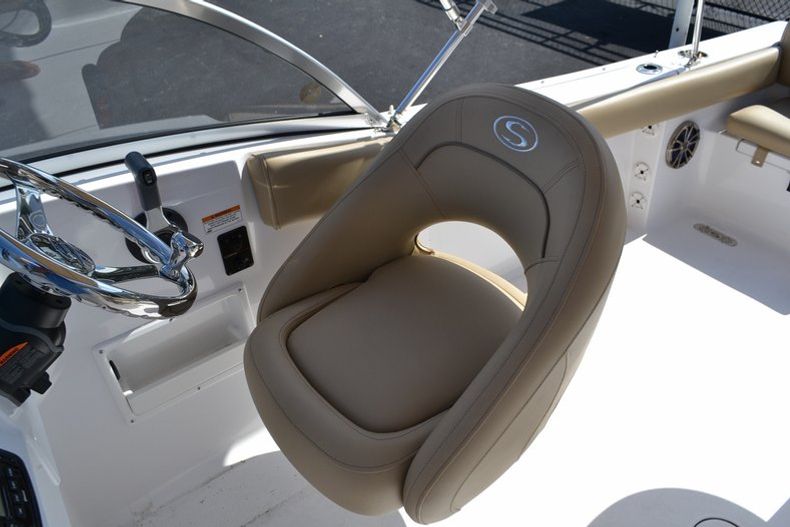 Thumbnail 16 for New 2014 Sportsman Discovery 210 Dual Console boat for sale in West Palm Beach, FL