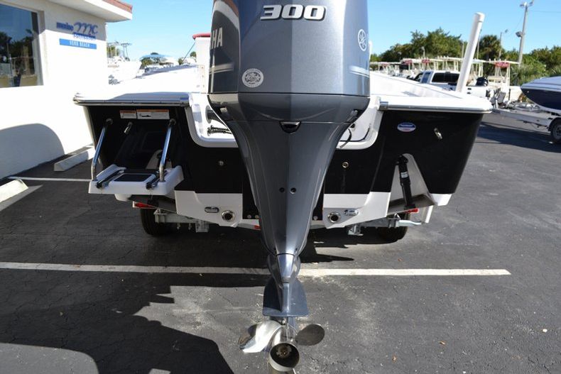 Thumbnail 5 for New 2015 Sportsman Masters 247 Bay Boat boat for sale in West Palm Beach, FL