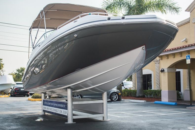 Thumbnail 3 for New 2015 Hurricane SunDeck SD 2486 OB boat for sale in West Palm Beach, FL