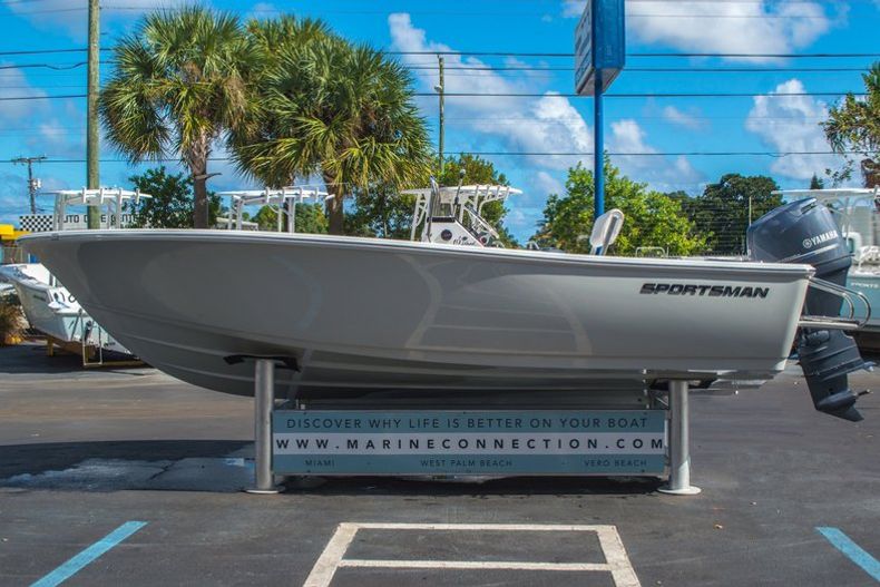 Thumbnail 5 for New 2016 Sportsman 19 Island Reef boat for sale in West Palm Beach, FL