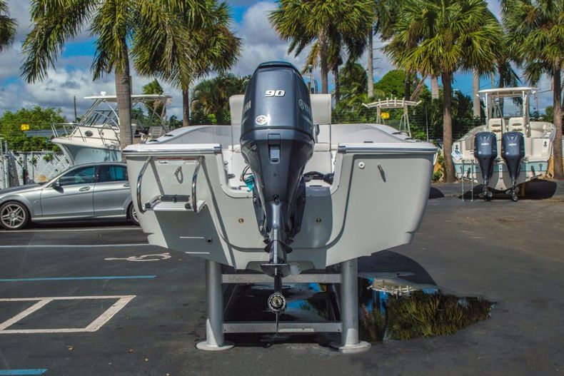 Thumbnail 7 for New 2016 Sportsman 19 Island Reef boat for sale in West Palm Beach, FL