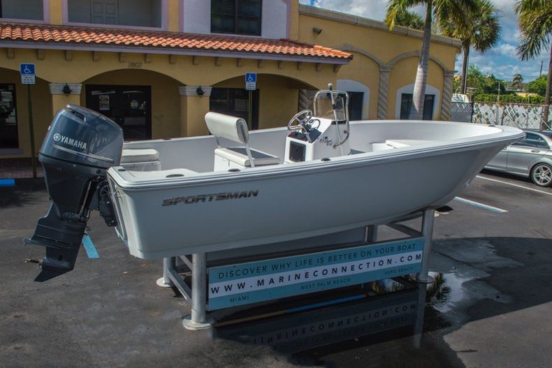 Thumbnail 9 for New 2016 Sportsman 19 Island Reef boat for sale in West Palm Beach, FL
