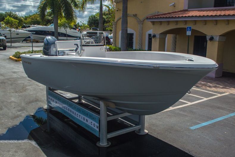 Thumbnail 10 for New 2016 Sportsman 19 Island Reef boat for sale in West Palm Beach, FL