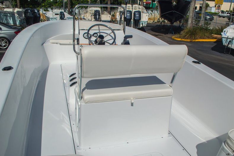 Thumbnail 16 for New 2016 Sportsman 19 Island Reef boat for sale in West Palm Beach, FL