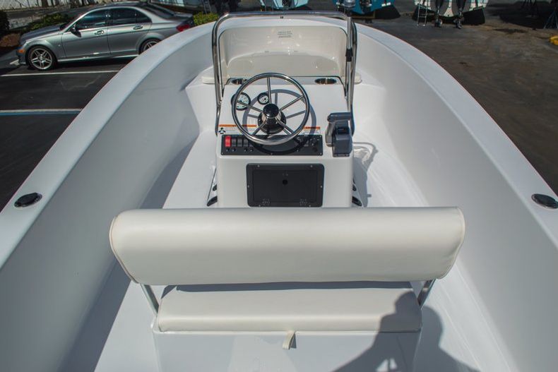 Thumbnail 17 for New 2016 Sportsman 19 Island Reef boat for sale in West Palm Beach, FL