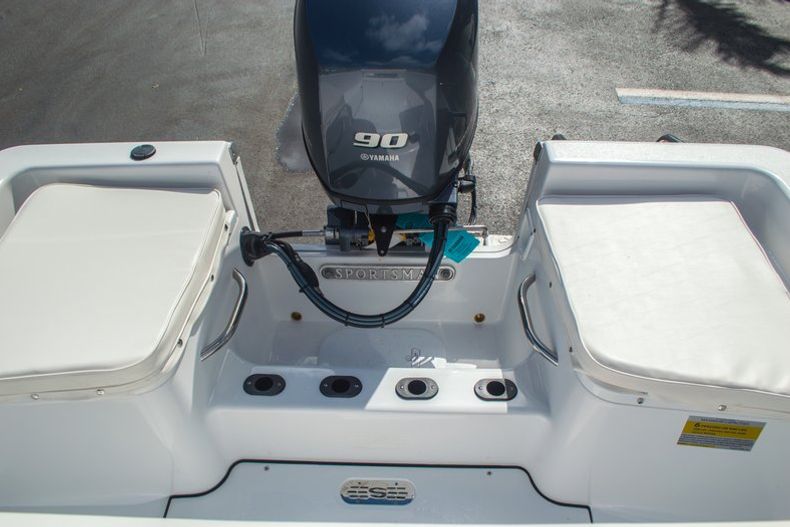Thumbnail 19 for New 2016 Sportsman 19 Island Reef boat for sale in West Palm Beach, FL