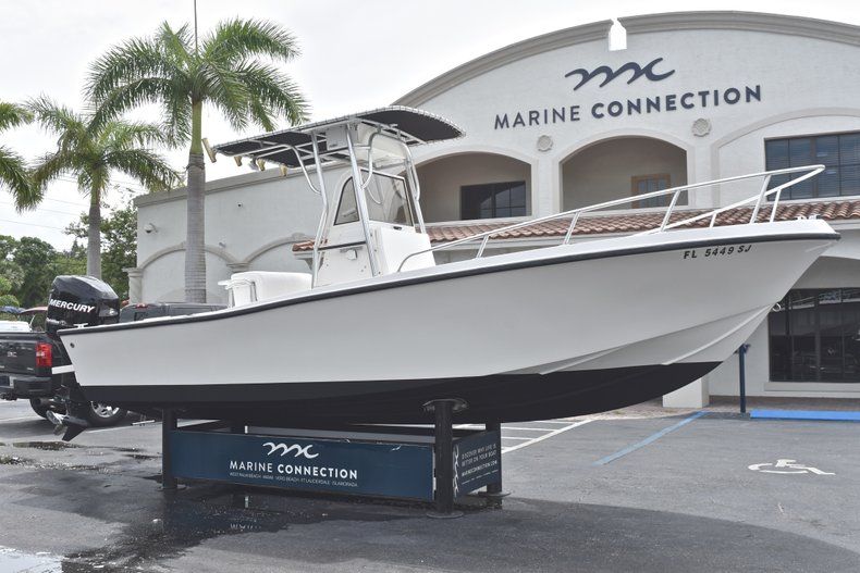 Thumbnail 1 for Used 1998 Mako 232 Center Console boat for sale in West Palm Beach, FL