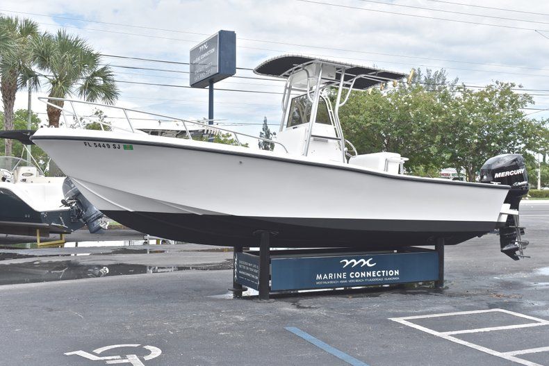 Thumbnail 3 for Used 1998 Mako 232 Center Console boat for sale in West Palm Beach, FL