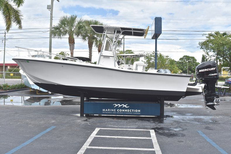 Thumbnail 4 for Used 1998 Mako 232 Center Console boat for sale in West Palm Beach, FL