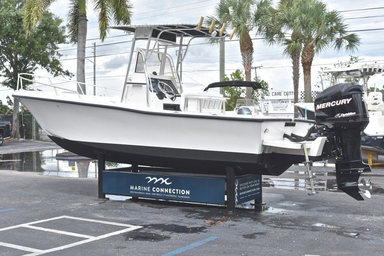 Thumbnail 5 for Used 1998 Mako 232 Center Console boat for sale in West Palm Beach, FL