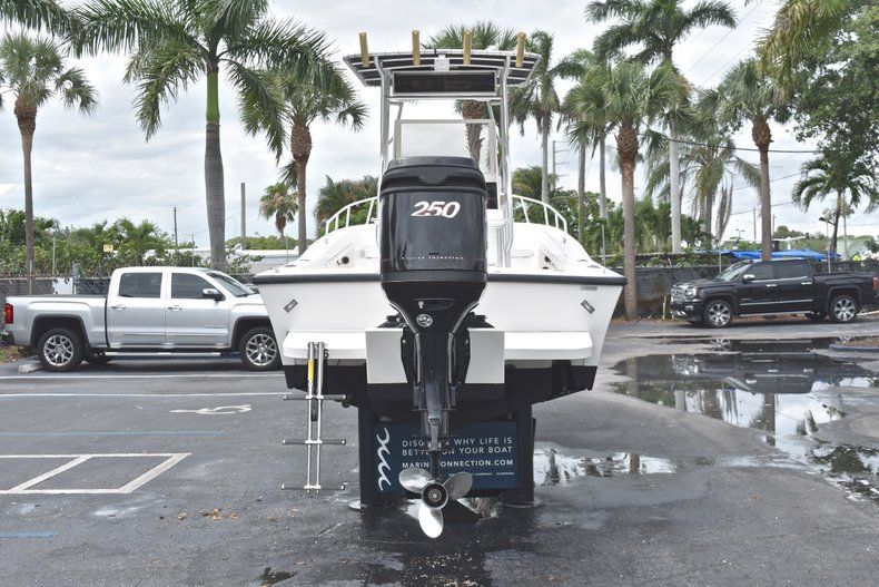 Thumbnail 6 for Used 1998 Mako 232 Center Console boat for sale in West Palm Beach, FL