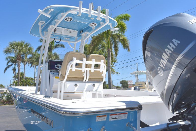 Thumbnail 6 for New 2018 Sportsman Masters 247 Bay Boat boat for sale in Vero Beach, FL