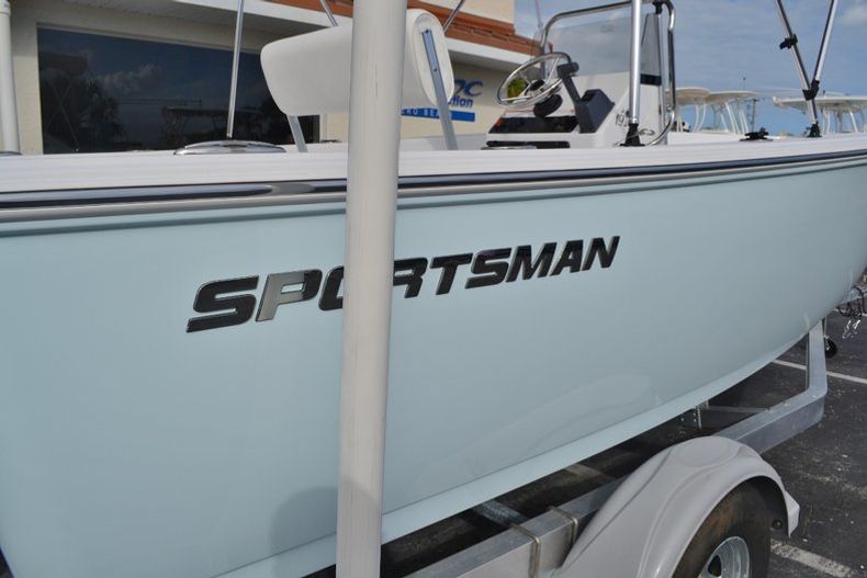 Thumbnail 16 for New 2016 Sportsman 19 Island Reef boat for sale in Miami, FL