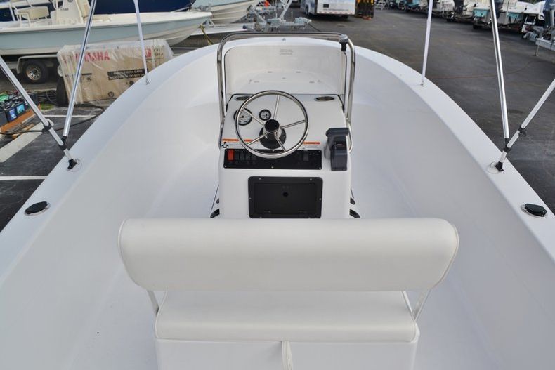 Thumbnail 9 for New 2016 Sportsman 19 Island Reef boat for sale in Miami, FL