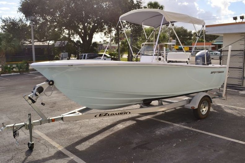 Thumbnail 3 for New 2016 Sportsman 19 Island Reef boat for sale in Miami, FL