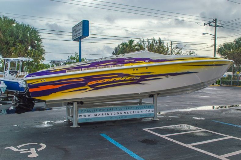 Thumbnail 3 for Used 2001 Sonic 31 SS boat for sale in West Palm Beach, FL