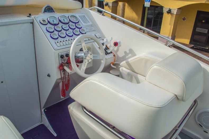 Thumbnail 30 for Used 2001 Sonic 31 SS boat for sale in West Palm Beach, FL