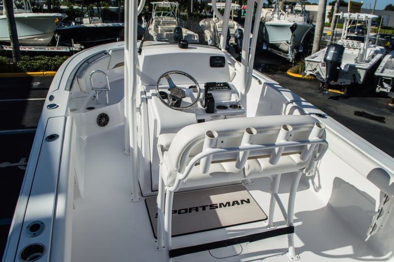 Thumbnail 8 for New 2015 Sportsman Heritage 231 Center Console boat for sale in Miami, FL